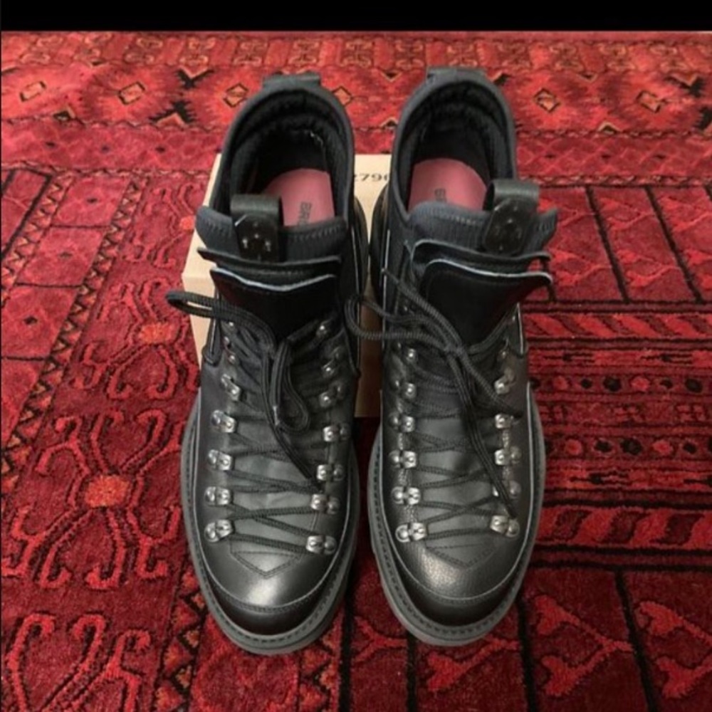 New Bruno Bordese Italian leather designer boots.